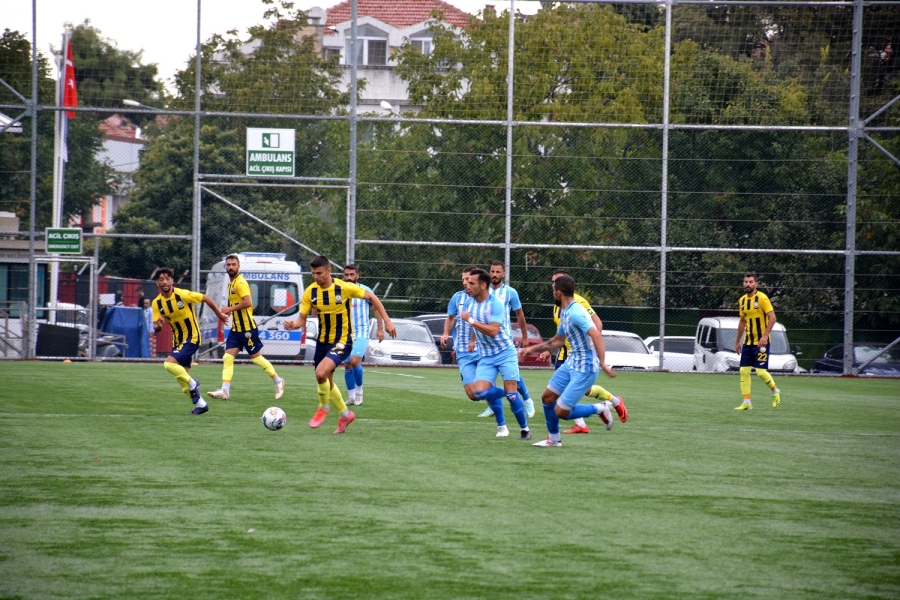 Küçükçekmece Sinopspor ilk maç Üç gol üç puan