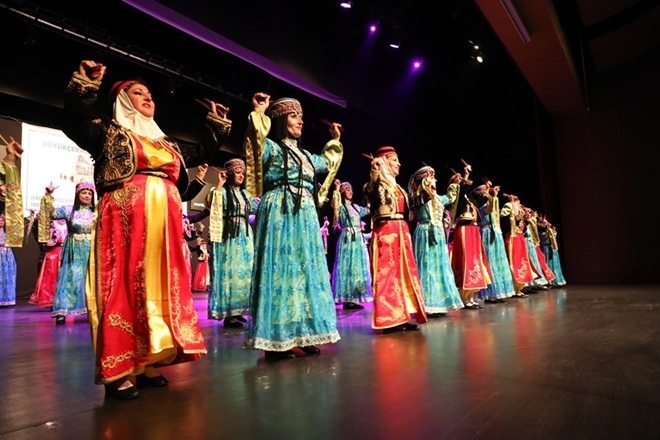 Gecede Altınköprü Halk Dansları Topluluğu`na Tam Puan