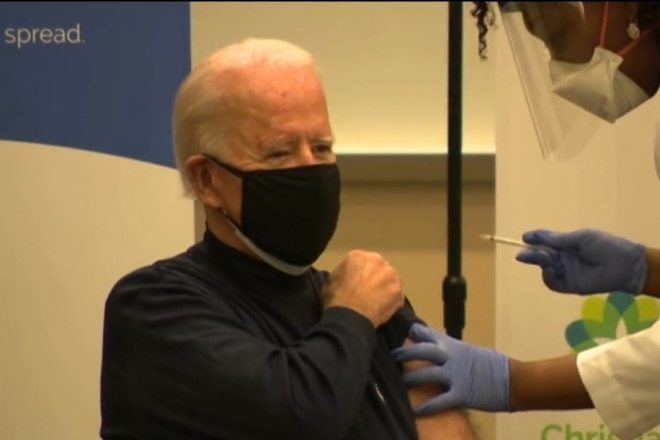 Başkan Biden Kameralar Önünde Aşı Oldu