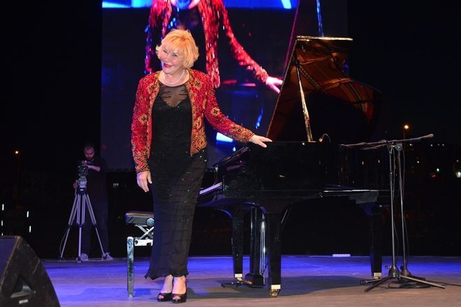 Piyanist Gülsin Onay`dan Muhteşem Konser