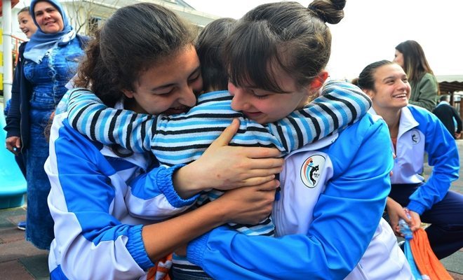 Kameroğlu Voleybol Takımı Oyuncuları Alkışı Hak Etti