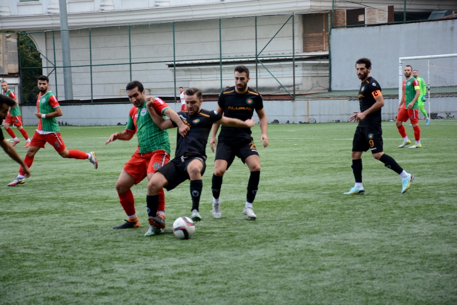 Küçükçekmece Ufukspor kendi sahasında ilk maçta mağlup