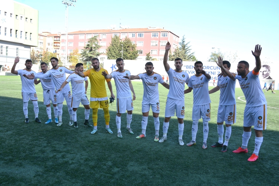 Küçükçekmece Ufukspor Liderin ensesinde