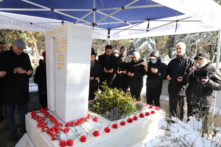 Emre Saltık Vefatının 5’inci Yılında Kabri Başında Anıldı