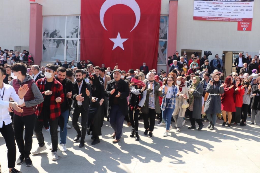 İSTANBUL’UN EN BÜYÜK HAMSİ FESTİVALİ YAPILDI