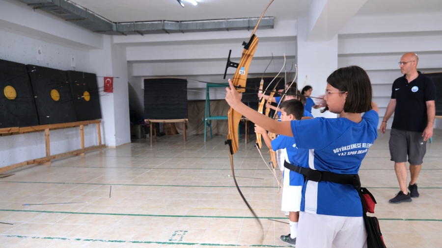 Büyükçekmece’de yaz spor okullarında eğitimler hızla devam ediyor