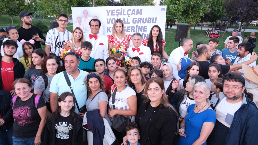 Yeşilçam Vokal Grubu Nostaljik Bir Akşam Yaşattı