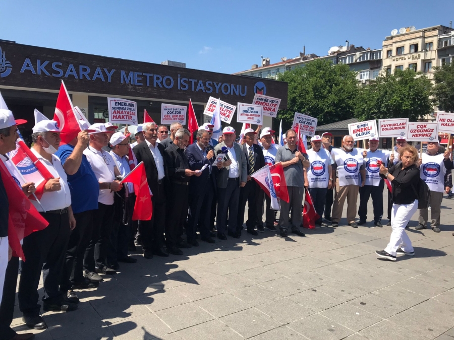 Emeklilerimizi, Emekli Memur-Sen Çatısı Altında Toplanmaya Davet Ediyoruz