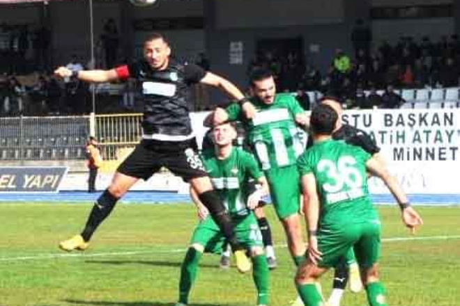 BEYLİKDÜZÜSPOR’A DİREKLER İZİN VERMEDİ 1-1 