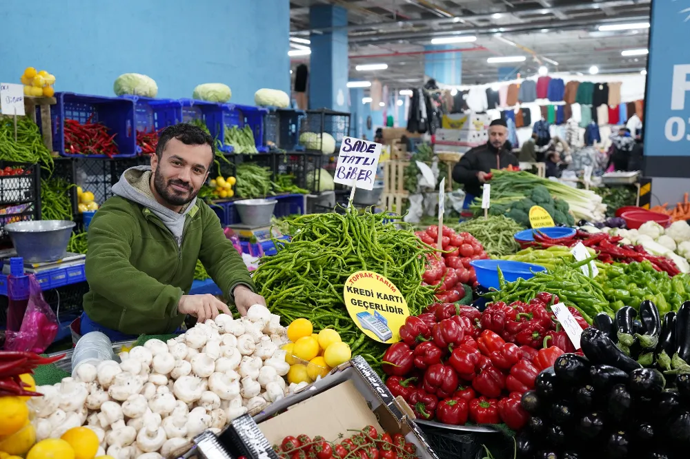 YAKUPLU YENİ KAPALI PAZAR ALANINA KAVUŞTU