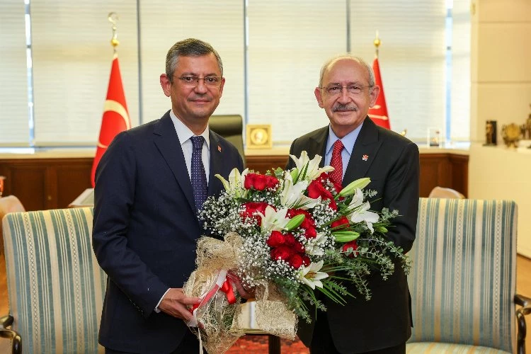 Kılıçdaroğlu koltuğu devretti! CHP