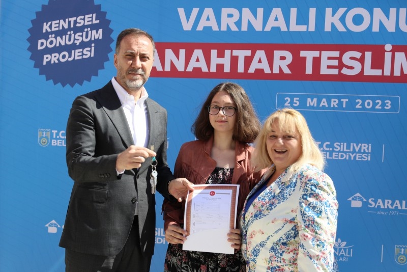 VARNALI KONUTLARINDA ANAHTAR VE TAPU TESLİM SEVİNCİ