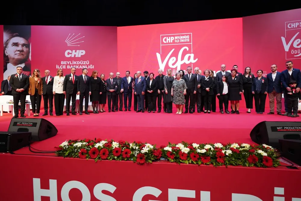 CHP BEYLİKDÜZÜ VEFA ÖDÜLLERİ TÖRENİ GERÇEKLEŞTİ