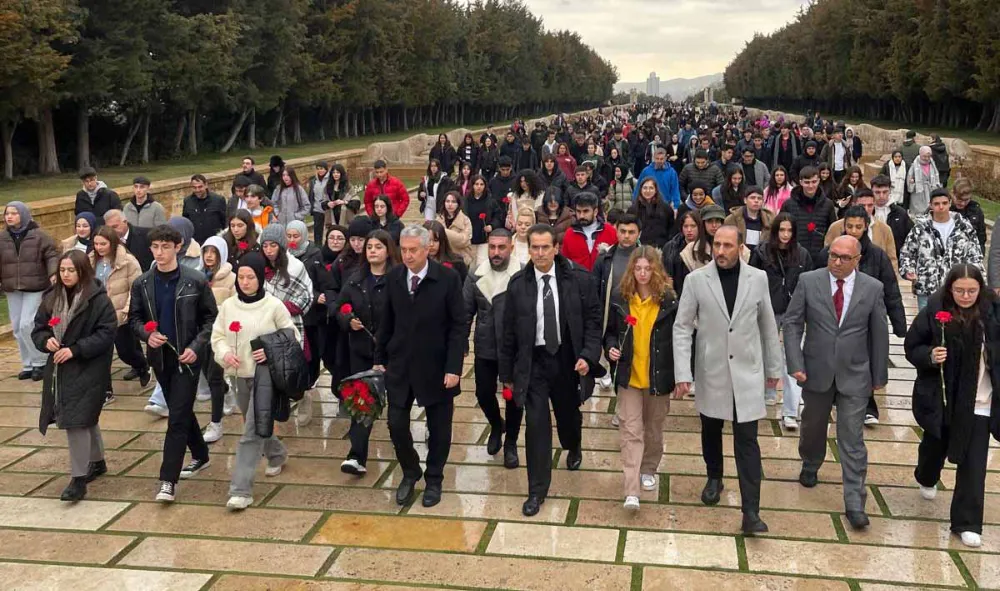 RECEP EROL, ATA’ NIN HUZURUNA ÇIKARAK GENÇLERE İLK SÖZÜNÜ TUTTU