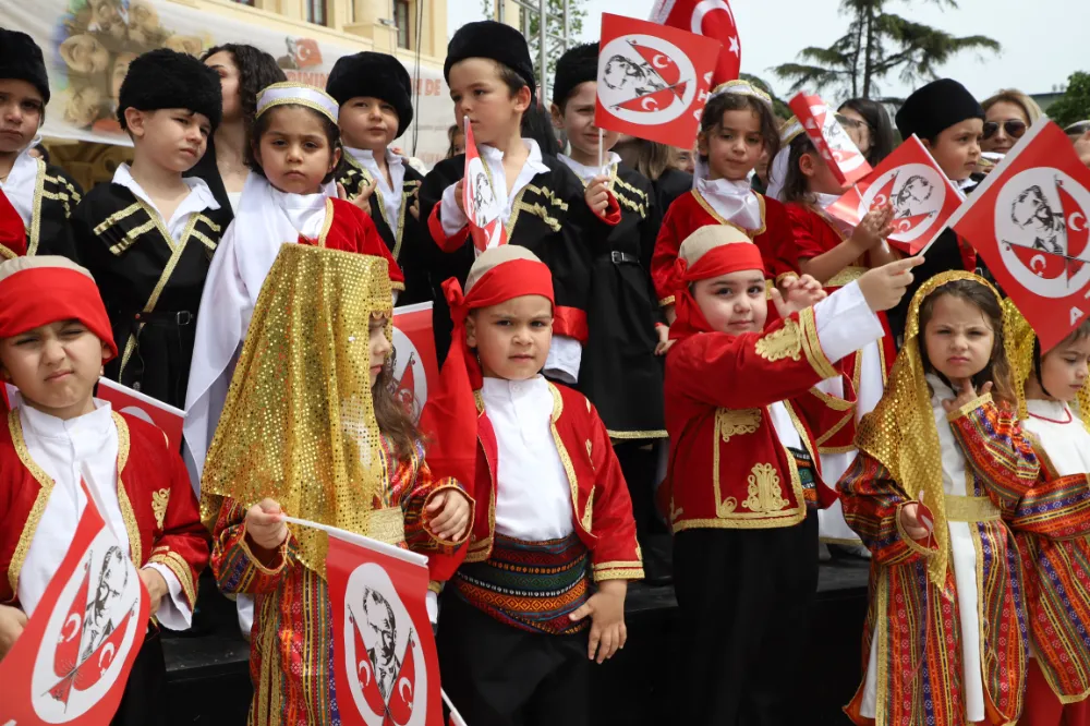 Ulusal Egemenlik ve Çocuk Bayramı’nı gönüllerince kutladılar