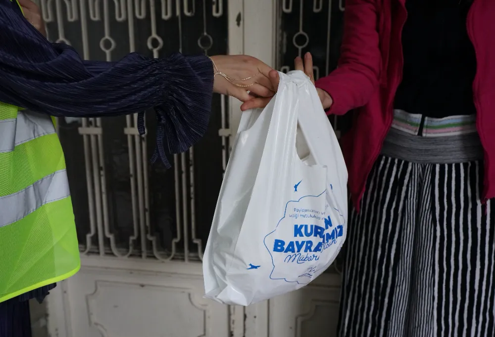   BEYLİKDÜZÜ’NDE 4 BİN AİLEYE KURBAN BAĞIŞLARI ULAŞTIRILDI