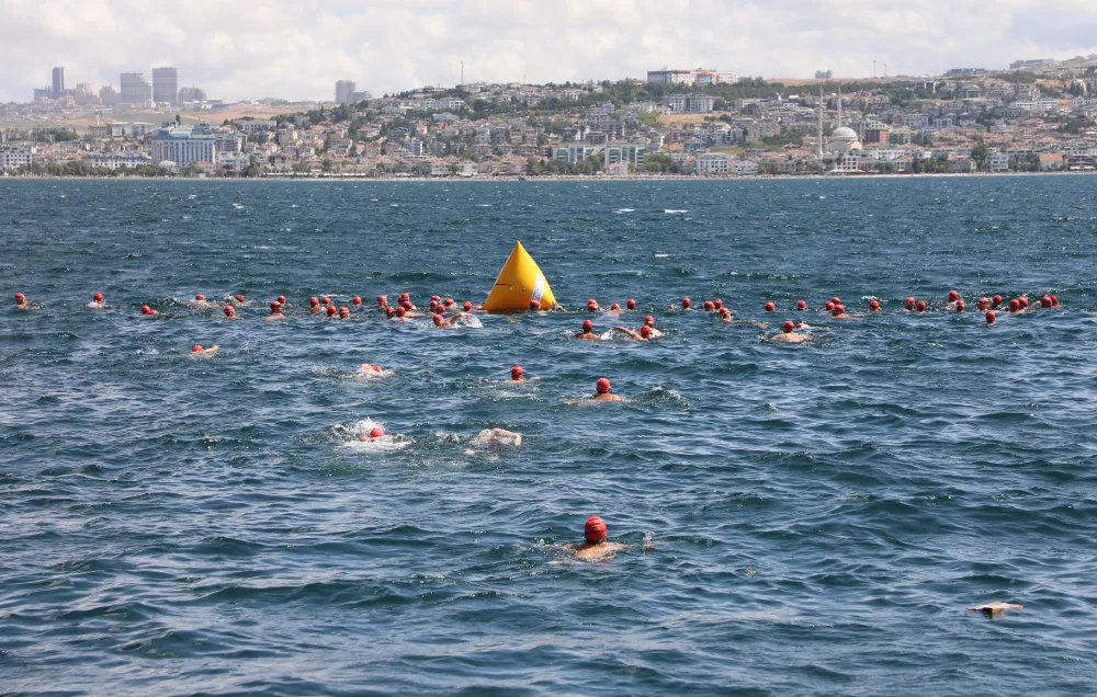 7. Büyükçekmece Körfezi Yüzme Maratonu nefesleri kesti