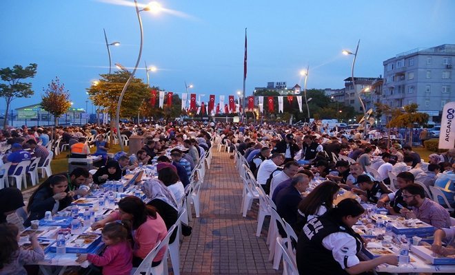 Büyükçekmece ailesi Mimarsinan sahilinde buluştu