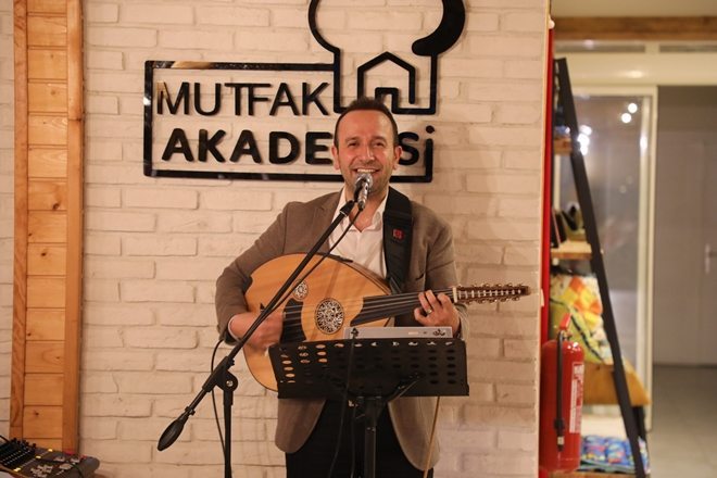 Udi Ensar Tunç` tan Müzik Dinletisi