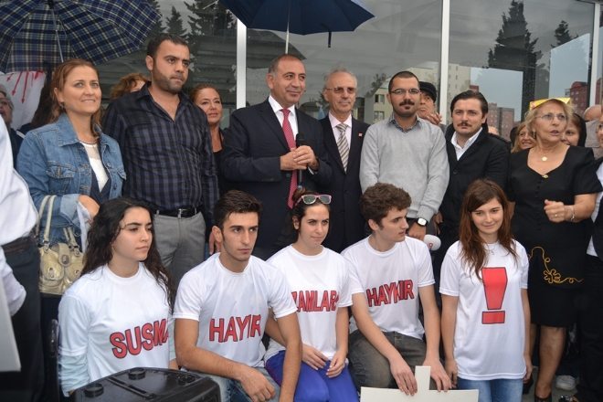 CHP, Beylikdüzü`nde Eylem Yaptı