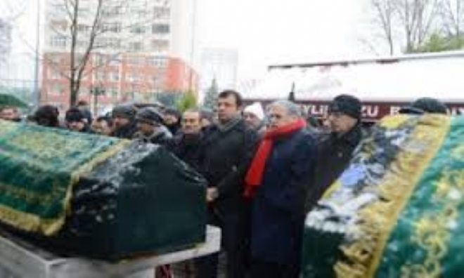 Yangında Hayatını Kaybeden Anne ve Kızı Toprağa Verildi