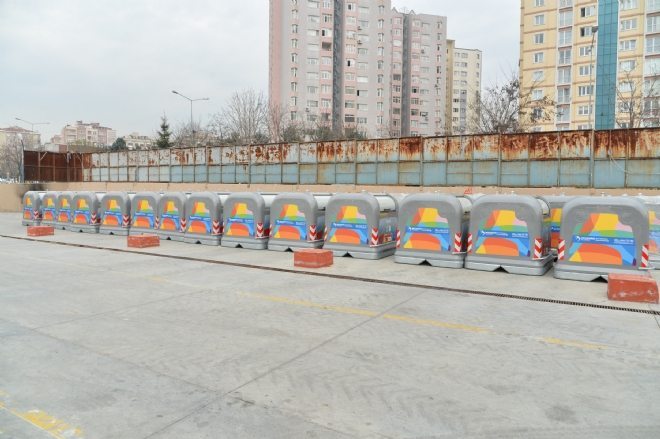 Beylikdüzü`nde Konteynerler Yenileniyor