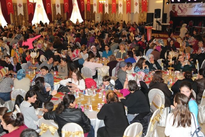ÇATALCA`DA YÜZLERCE KADIN EĞLENDİ