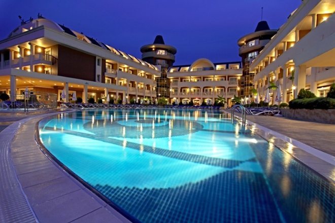 TURİZM ZOR DURUMDA,BİNLERCE OTEL SATILIYOR
