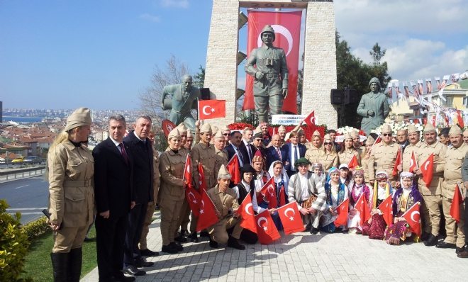 BÜYÜKÇEKMECE ÇANAKKALE ŞEHİTLERİNİ ANDI