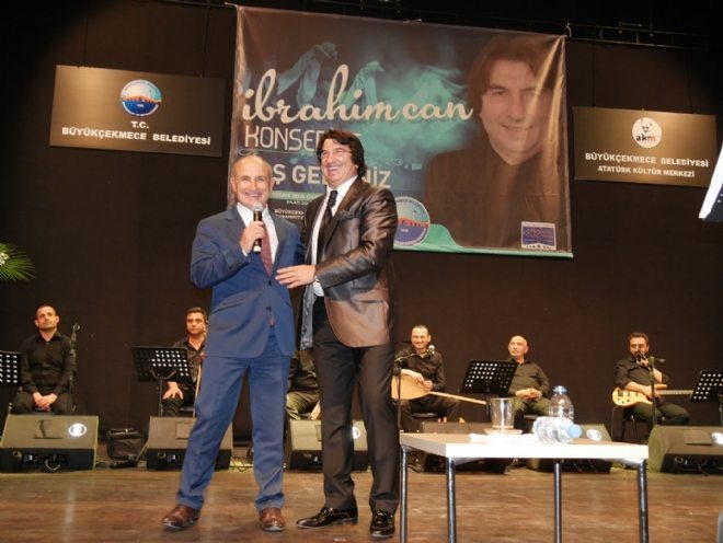 İbrahim Can, Büyükçekmece için şarkı besteledi. 