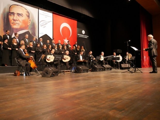 Sokak hayvanları için konser verdiler