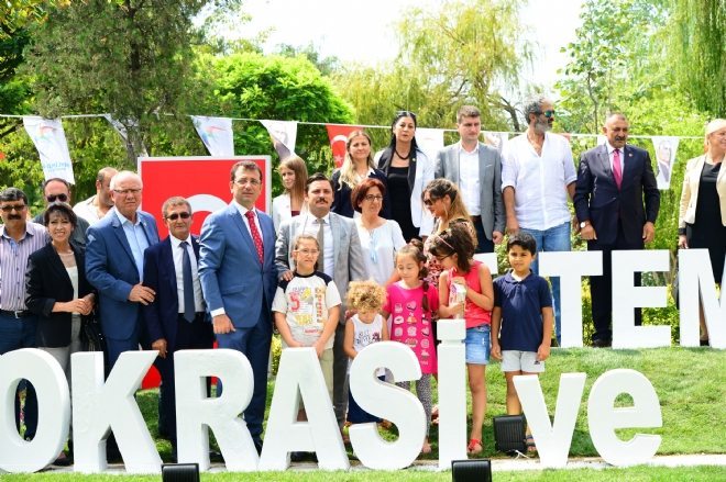 BEYLİKDÜZÜ 15 TEMMUZ DEMOKRASİ ŞEHİTLERİ PARKI AÇILDI