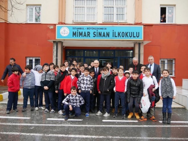 Başkan Akgün?den eğitime tam destek  