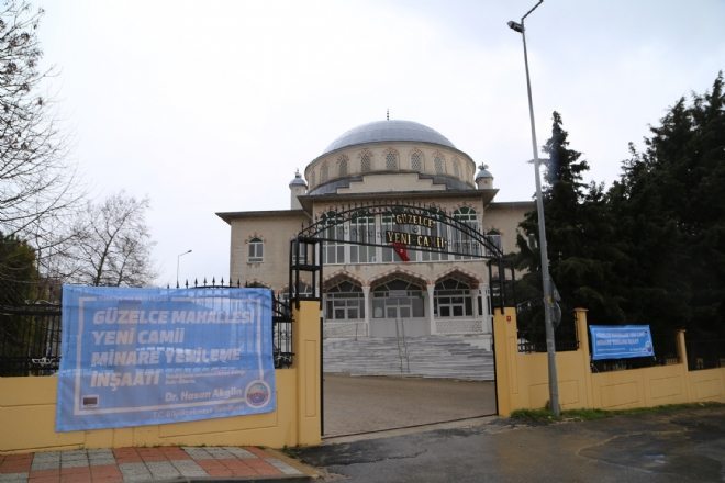 Belediye, yıkılma riski taşıyan minareyi yıktı