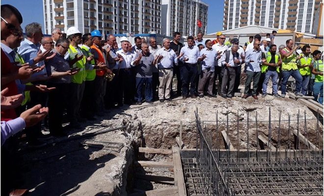 Beylikdüzü`nde Bin Kişilik Cami Yapılıyor