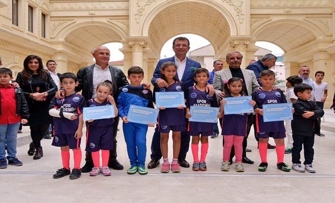 Çocuklarınızı kitap okumaya ve spora yönlendirin