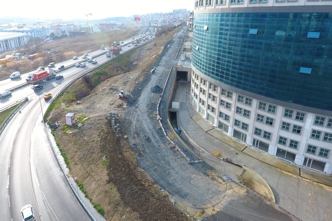 Beylikdüzü`nde Yollar Güvenli Hale Getiriliyor