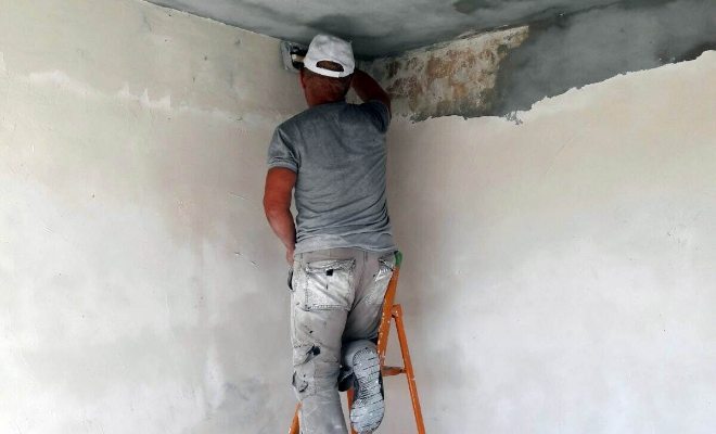 Başkan Akgün, evleri yanan aileyi mağdur etmedi