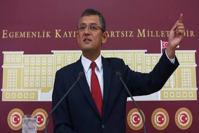 CHP MYK`de Özgür Özel Bölünmesi