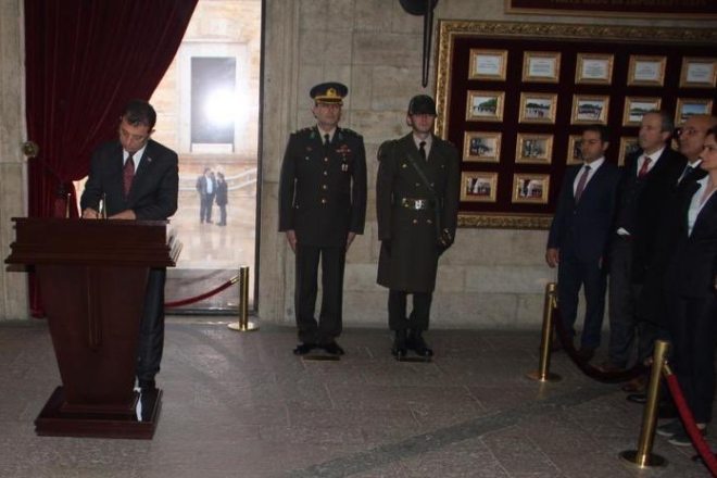 Ekrem İmamoğlu Anıtkabir`i Ziyaret Etti