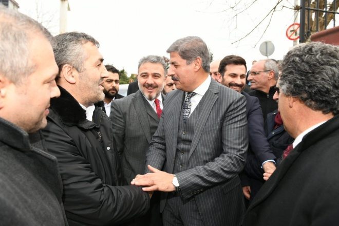 Esenyurt Azmi Ekinci`yi Coşkuyla Karşıladı