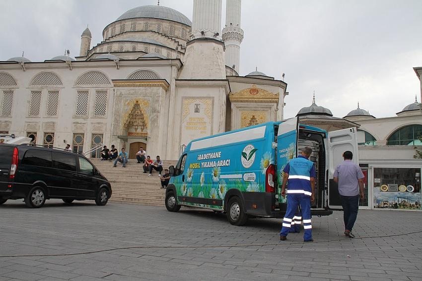 Esenyurt`ta Camiler Gül Gibi Kokacak 