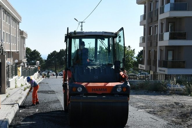 BEYLİKDÜZÜ`NDE YOL VE ASFALT ÇALIŞMALARINA BAŞLADI