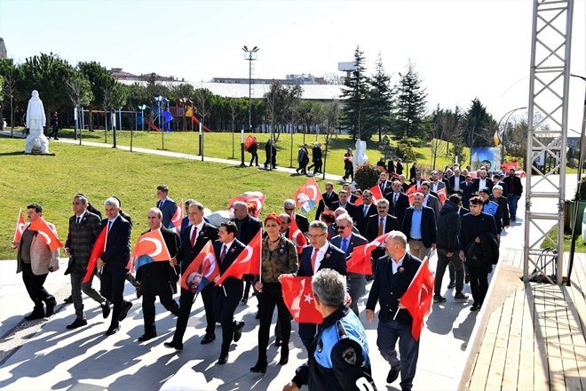 Şehitler İçin Sessizce Yürüdüler