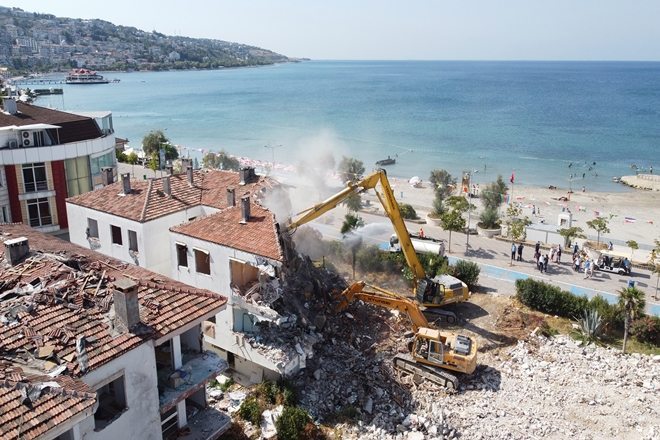 Büyükçekmece`de 70 Ailenin Kâbusu Sona Erdi