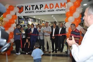 KİTAP ADAM BEYLİKDÜZÜ`NDE DUALARLA AÇILDI