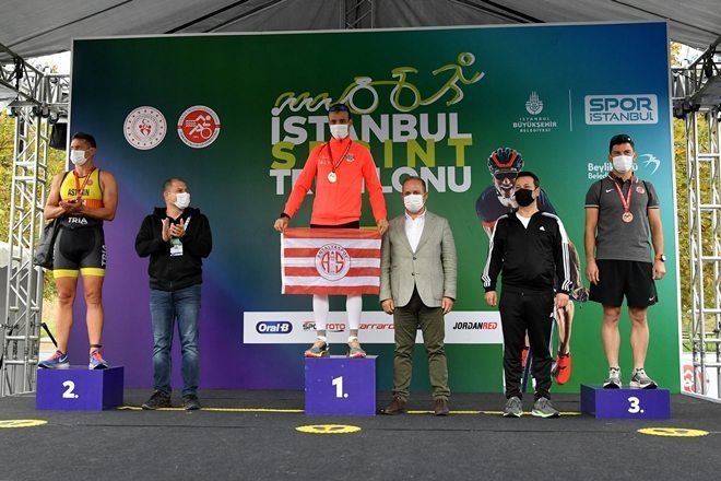 TRIATLON BEYLİKDÜZÜ`NDE NEFES KESTİ 