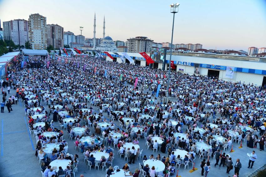 20 BİNE YAKIN VATANDAŞ KADİR GECESİ SOFRASINDA BULUŞTU