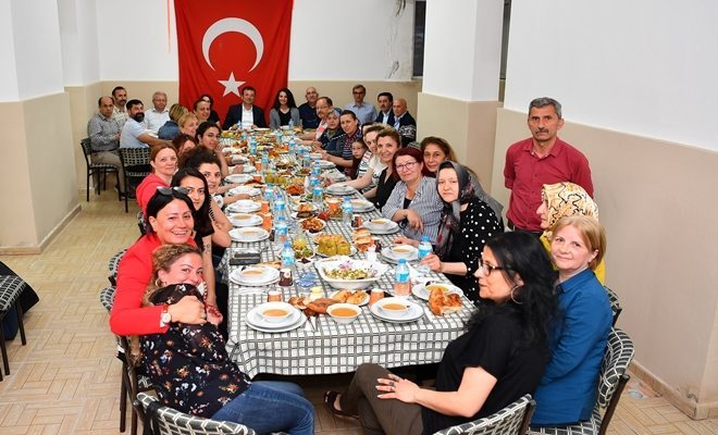 Beylikdüzü`nde Bin Aileye Sıcak Yemek 