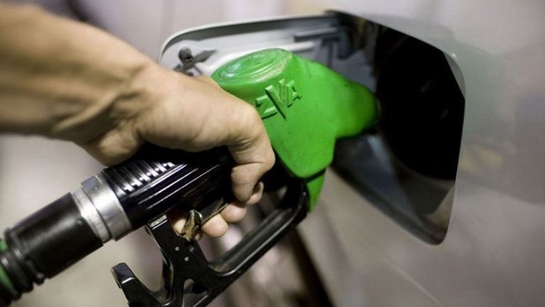 Benzine ve  Motorine Yine Zam Bekleniyor
